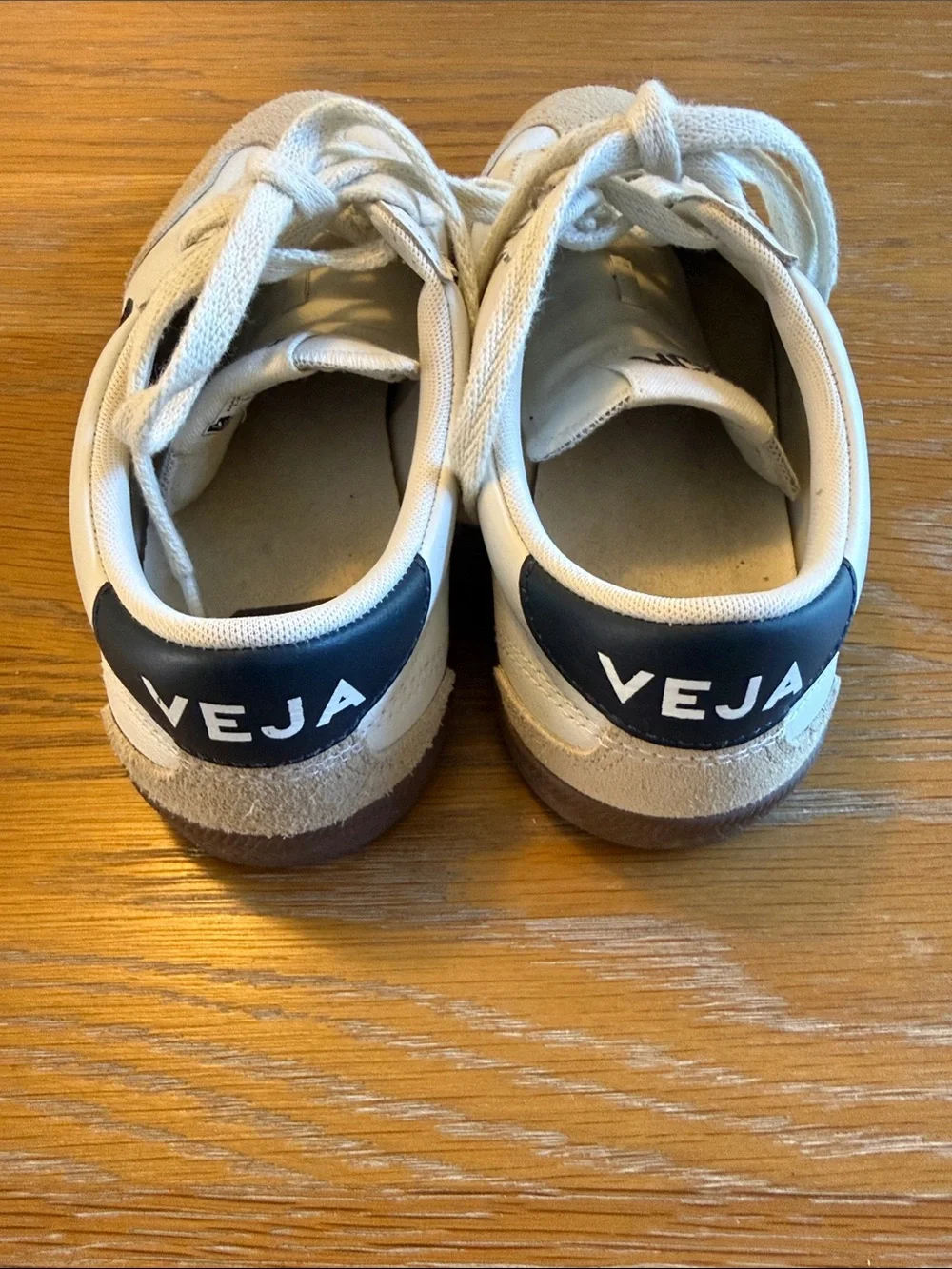 Veja low top